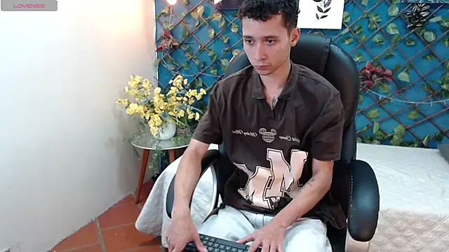 Snapshot of LucassSmith11 chatting on 07/10/26, 03:33 LucassSmith11 online show from 07/10/26, 03:33
