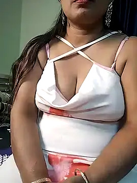 Snapshot of Naughty_jully chatting on 12/04/25, 05:32 Naughty jully online show from 12/04/25, 05:32