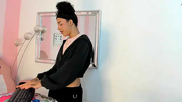 Amaia Monroe online show from 02/17/26, 04:09