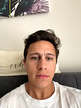 Snapshot of Emanueldickarg chatting on 11/28/25, 06:32 Emanueldickarg online show from 11/28/25, 06:32