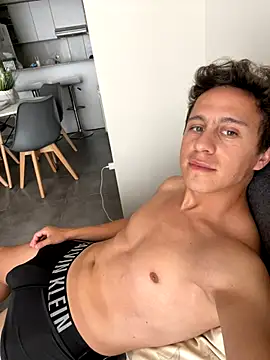 Snapshot of Emanueldickarg chatting on 12/04/25, 06:27 Emanueldickarg online show from 12/04/25, 06:27