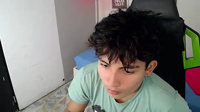 Green XoX online show from 12/02/25, 08:48