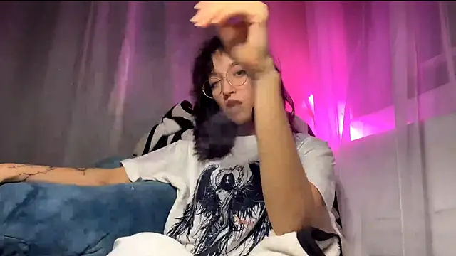 Snapshot of Raylli_Jorden chatting on 12/01/25, 04:12 Raylli Jorden online show from 12/01/25, 04:12