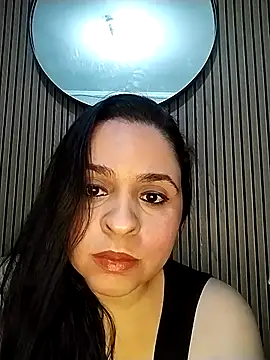 Snapshot of hirla chatting on 11/29/25, 02:25 hirla online show from 11/29/25, 02:25