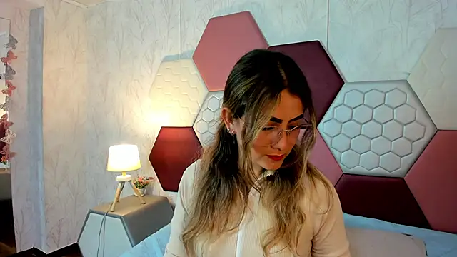 AriaRous online show from 02/12/26, 04:13