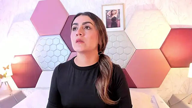 AriaRous online show from 04/16/26, 04:08