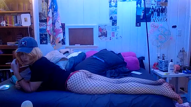 Snapshot of HamtaroFan chatting on 11/29/25, 07:55 HamtaroFan online show from 11/29/25, 07:55