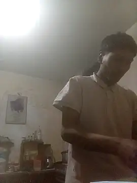 bebicho11 online show from 12/02/25, 05:46