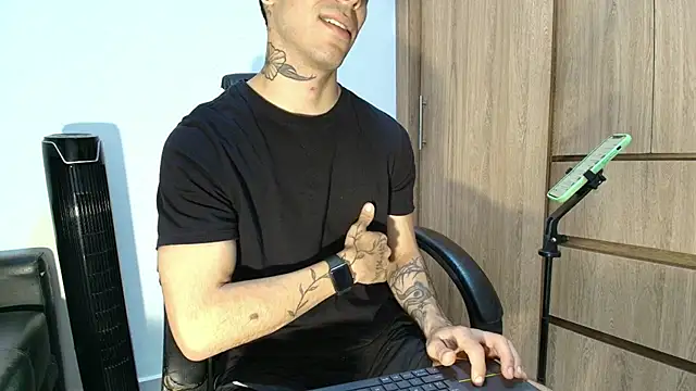 Snapshot of liorvante chatting on 06/11/26, 01:27 liorvante online show from 06/11/26, 01:27