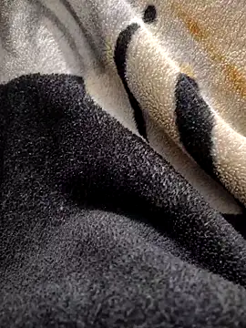 Snapshot of TwinklyBasket897 chatting on 12/14/25, 04:34 TwinklyBasket897 online show from 12/14/25, 04:34