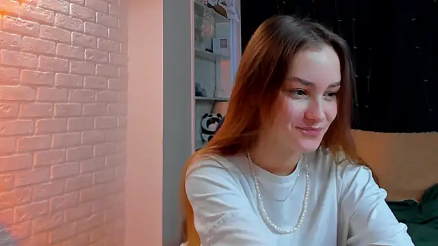 LouiseFlower  online show from 11/30/25, 07:12