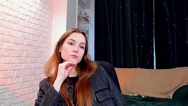 LouiseFlower  online show from 12/02/25, 07:14