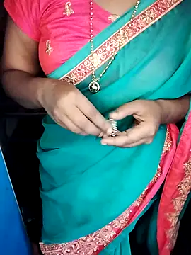 Snapshot of kannada_siri123 chatting on 04/10/26, 01:33 kannada siri123 online show from 04/10/26, 01:33