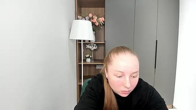 Snapshot of AdarnDeneui chatting on 11/30/25, 03:54 AdarnDeneui online show from 11/30/25, 03:54