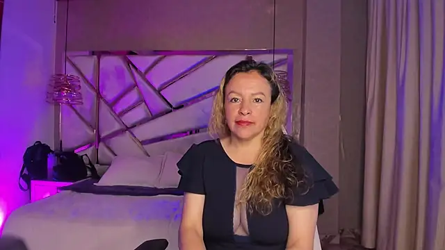 Snapshot of Ivonne_444 chatting on 12/01/25, 01:05 Ivonne 444 online show from 12/01/25, 01:05