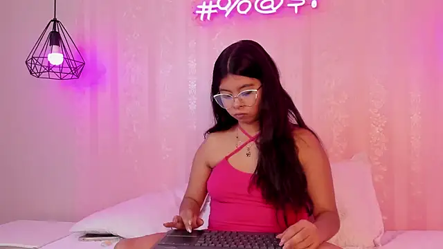 Snapshot of Scarletrose_ chatting on 12/01/25, 08:47 Scarletrose online show from 12/01/25, 08:47