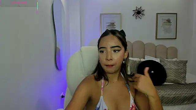 alana martiins online show from 04/21/26, 07:39