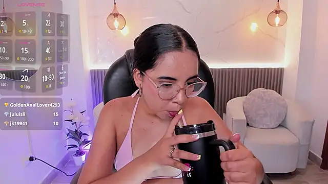 alana martiins online show from 06/28/26, 07:09