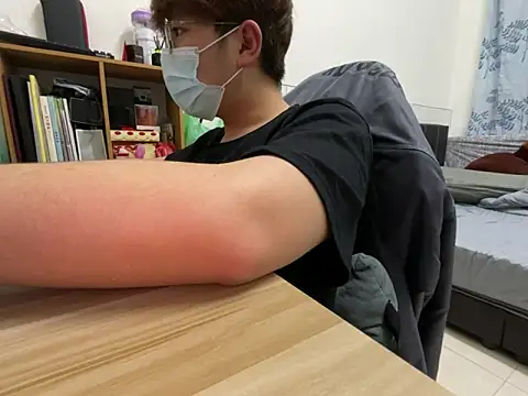 hiiiizzzz online show from 02/23/26, 03:42