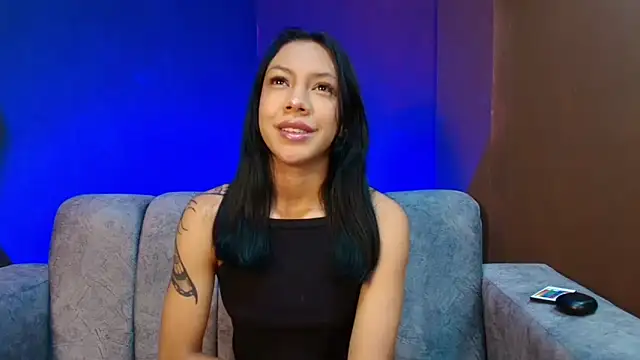 Snapshot of brunette_candyy_ chatting on 02/19/26, 01:18 brunette candyy online show from 02/19/26, 01:18