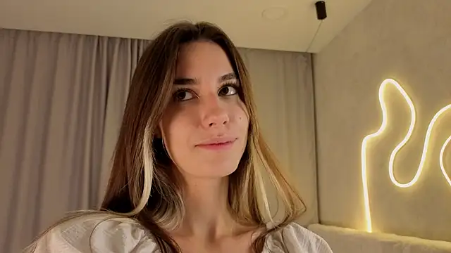 NilaBartkus online show from 12/01/25, 05:18