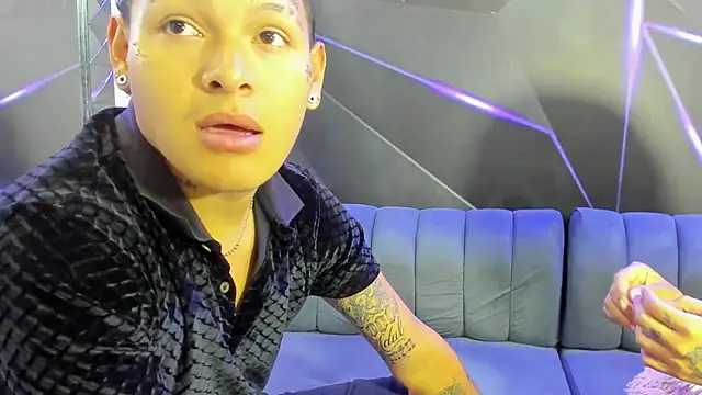 Plays cloe sex online show from 01/12/26, 04:12