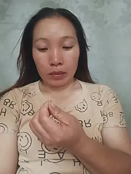 Snapshot of Evelyn-n chatting on 08/04/26, 02:52 Evelyn-n online show from 08/04/26, 02:52