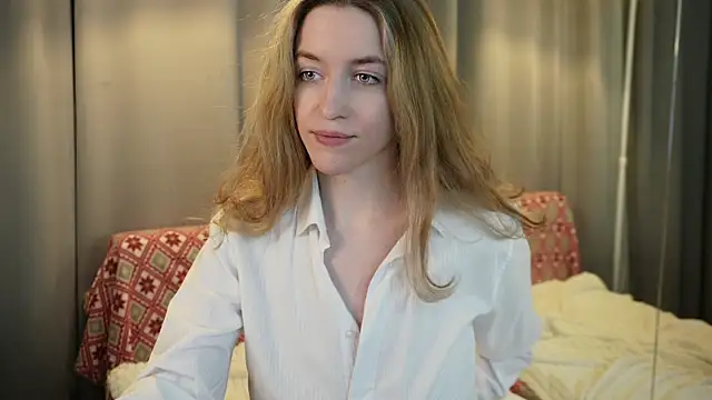 Snapshot of SoftDreamer chatting on 12/03/25, 03:10 SoftDreamer online show from 12/03/25, 03:10