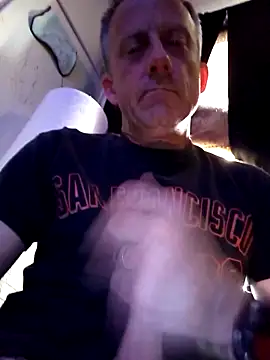Snapshot of MrGuuDdick77 chatting on 05/18/26, 02:45 MrGuuDdick77 online show from 05/18/26, 02:45