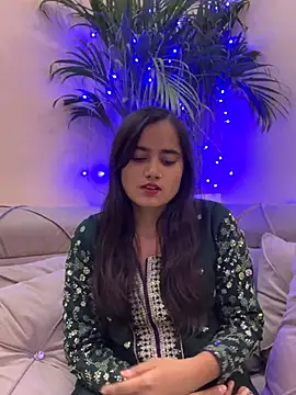 cute-kh online show from 12/01/25, 07:13