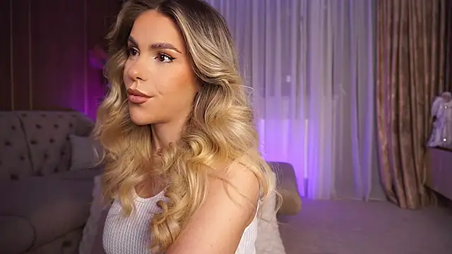 ChloeVelvetx online show from 12/04/25, 10:07