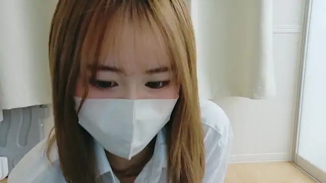 Snapshot of HICHAN99 chatting on 12/16/25, 06:35 HICHAN99 online show from 12/16/25, 06:35