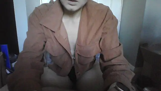 Snapshot of Amy01112 chatting on 12/15/25, 11:36 Amy01112 online show from 12/15/25, 11:36