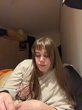 Snapshot of homadmg chatting on 12/18/25, 02:17 homadmg online show from 12/18/25, 02:17