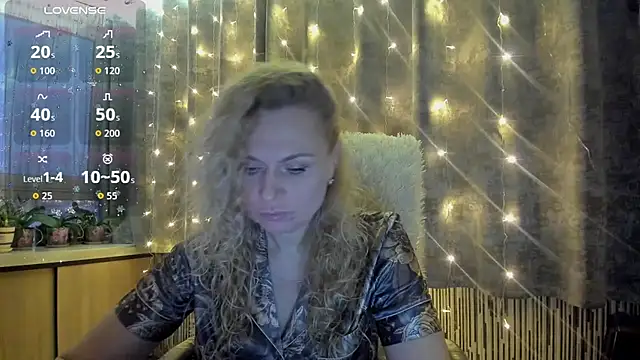 LanaLight x online show from 12/23/25, 06:22