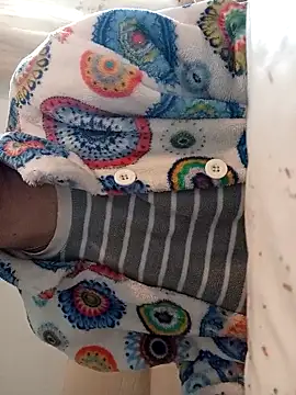 Snapshot of gatitachula93 chatting on 02/11/26, 01:49 gatitachula93 online show from 02/11/26, 01:49