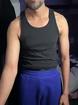 Snapshot of fitboy_xxx chatting on 12/17/25, 07:42 fitboy xxx online show from 12/17/25, 07:42