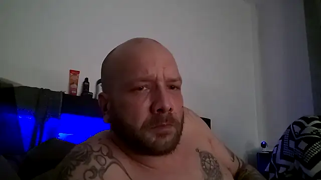 Snapshot of RedTeufelGirl chatting on 02/11/26, 12:37 RedTeufelGirl online show from 02/11/26, 12:37