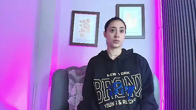 Ariana collinss online show from 03/26/26, 12:11