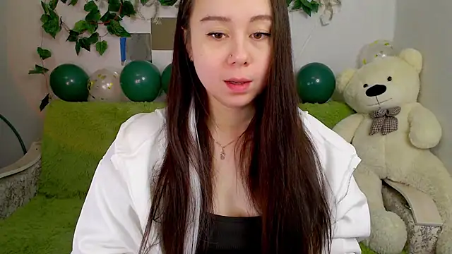 Snapshot of AlinaEleven chatting on 12/13/25, 11:43 AlinaEleven online show from 12/13/25, 11:43