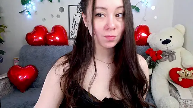 AlinaEleven online show from 04/05/26, 10:29