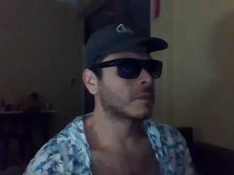 Snapshot of antagonista90 chatting on 12/17/25, 12:49 antagonista90 online show from 12/17/25, 12:49