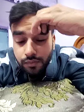 Snapshot of AlphaAura460 chatting on 12/21/25, 10:33 AlphaAura460 online show from 12/21/25, 10:33