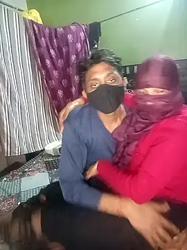 Snapshot of Soniya_089 chatting on 12/17/25, 10:43 Soniya 089 online show from 12/17/25, 10:43