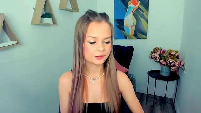 MidnighteAura online show from 04/10/26, 11:04