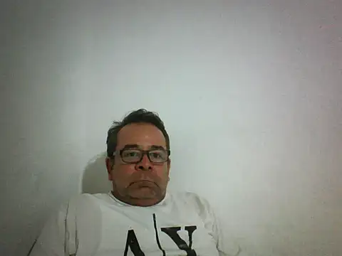 Snapshot of Riatarica69 chatting on 12/01/25, 01:05 Riatarica69 online show from 12/01/25, 01:05