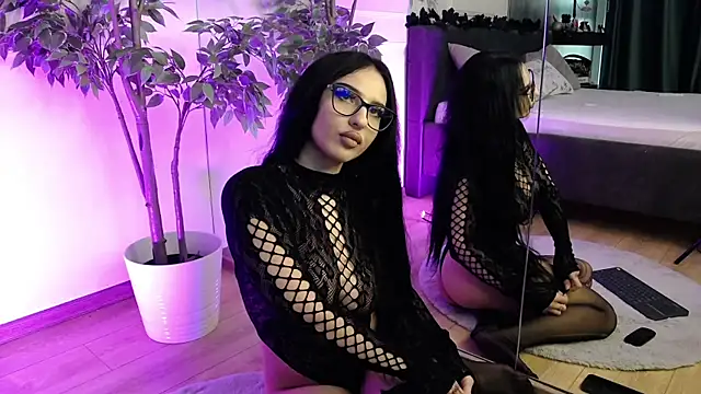 Snapshot of RavenFoxxy chatting on 12/02/25, 06:52 RavenFoxxy online show from 12/02/25, 06:52