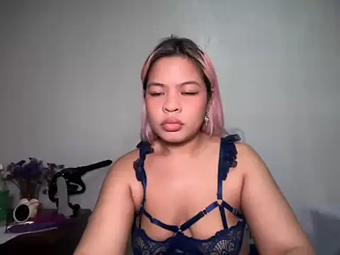 Snapshot of Tina_Slick chatting on 05/11/26, 02:56 Tina Slick online show from 05/11/26, 02:56