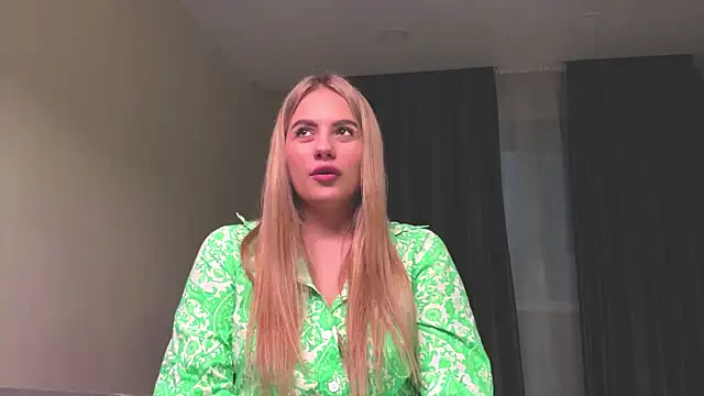 ShirlStyer online show from 12/04/25, 01:53