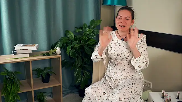 Snapshot of KourtneyFust chatting on 12/02/25, 09:25 KourtneyFust online show from 12/02/25, 09:25